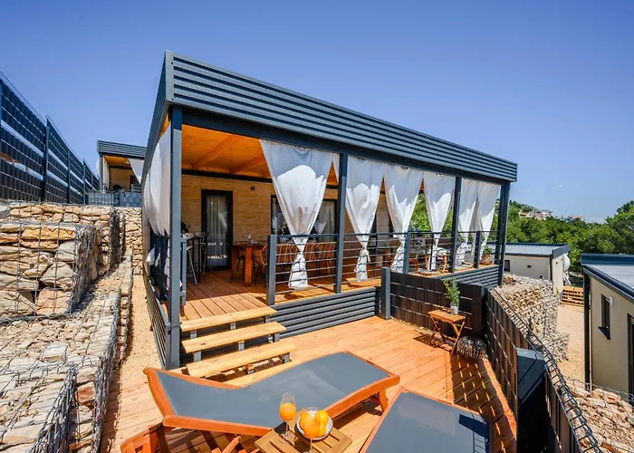 Dom wakacyjny Mediterranea - Luxury Mobile House With Sundeck