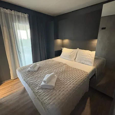Mediterranea - Luxury Mobile House Holiday home *