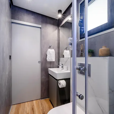 Mediterranea - Luxury Mobile House With Sundeck 度假居